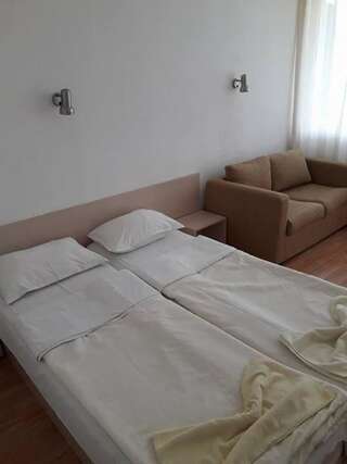 Отель Festa-Kranevo Кранево Двухместный номер с 2 отдельными кроватями и балконом-5